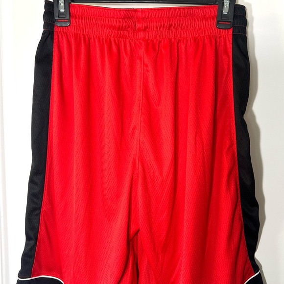 Men’s Nike Shorts - Picture 2 of 3